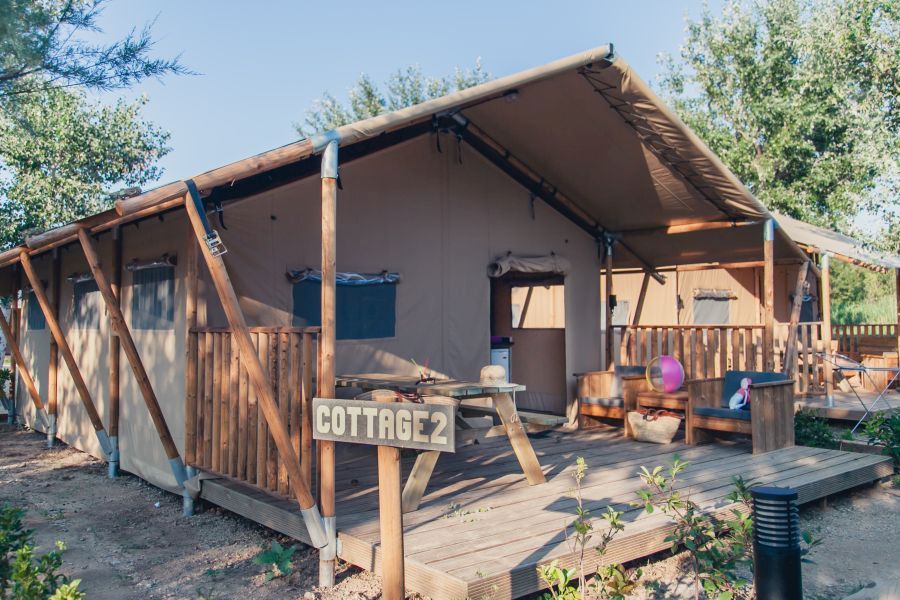 Camping Senia Riu Exterior Glamping Cottage-Glamping con niños