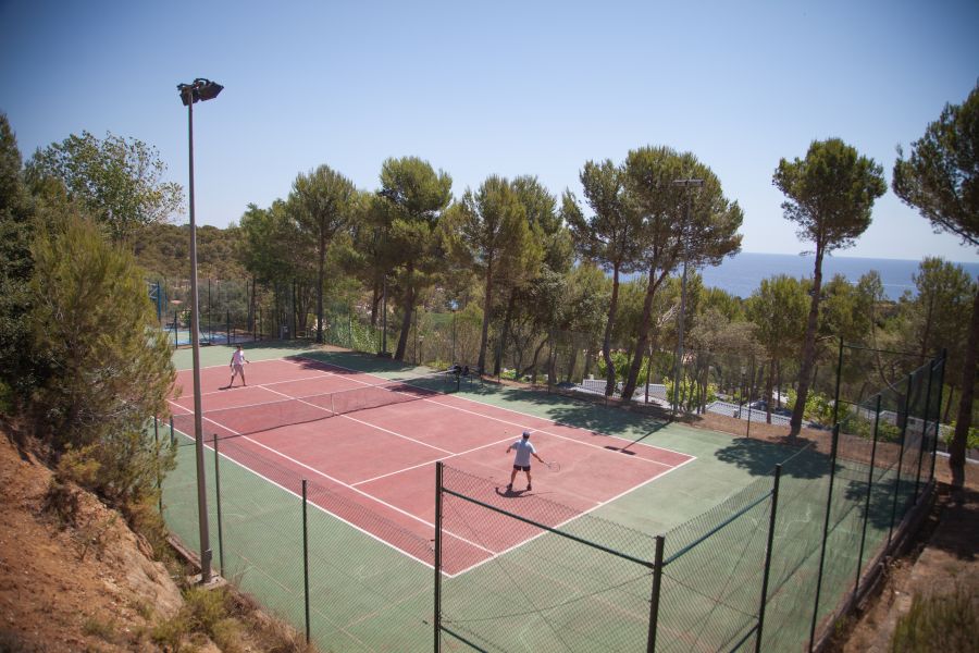 Kostenloses Tennis in Cala Gogo